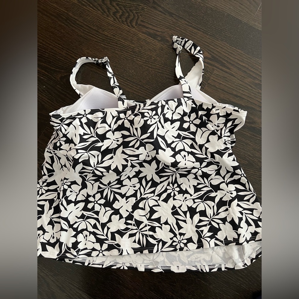 Bundle Of 2 Lands’ End Plus Size Square Neck Underwire Tankini Swimsuit Tops 20W - Picture 8 of 13